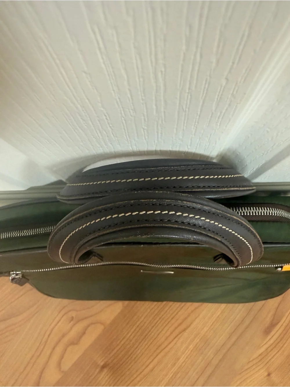 TUMI NYLON BUSINESS BRIEF BAG ARMY GREEN AND BROWN LEATHER HANDLE/TRIM